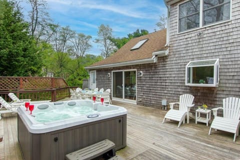 3000 Sq Ft Home with Hot Tub House in North Eastham