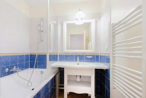 Shower, Bathroom, kitchen