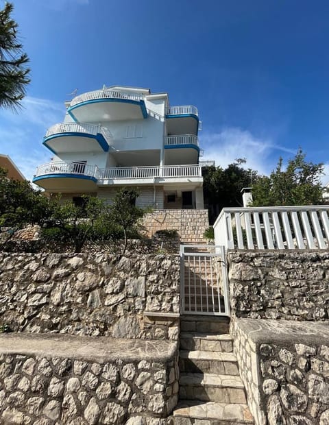 Villa Bianca with private Beach and Parking Bed and Breakfast in Neum