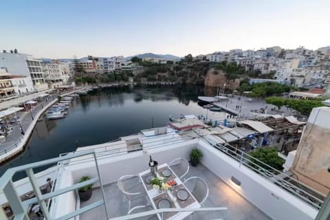 THALIA LAKE VIEW APARTMENT Appartamento in Akti Koundourou