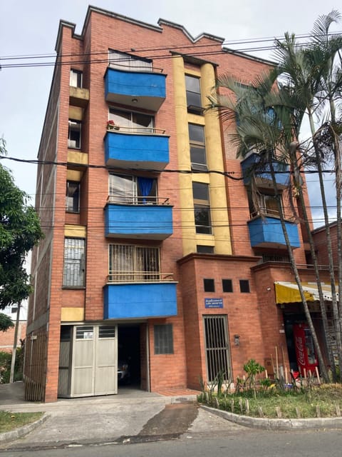 Full Apartamento en Medellin Itagui Centro de la moda Mayorista Poblado Eigentumswohnung in Itagüí