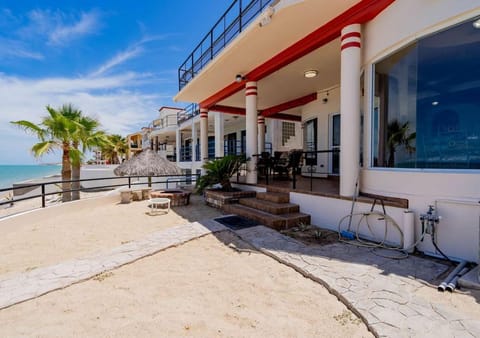 Beachfront condo for rent in Villas de Las Palmas San Felipe Maison in San Felipe