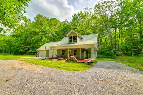 Dover Vacation Rental with Hot Tub and Horse Pastures Condo in Lake Barkley