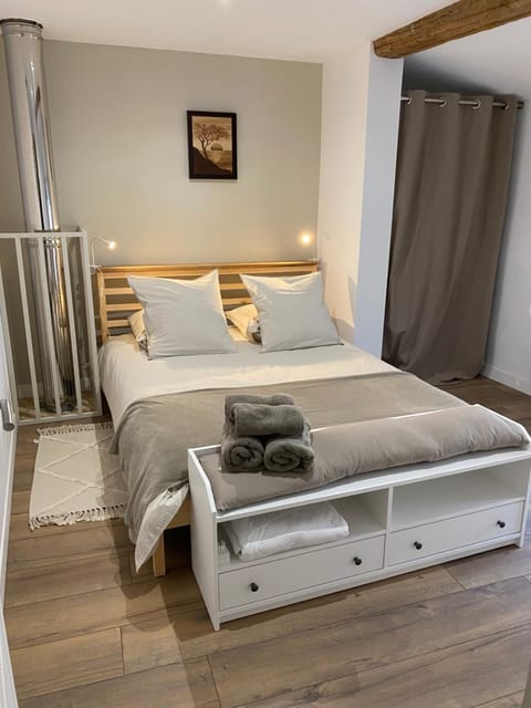 Bed, Bedroom