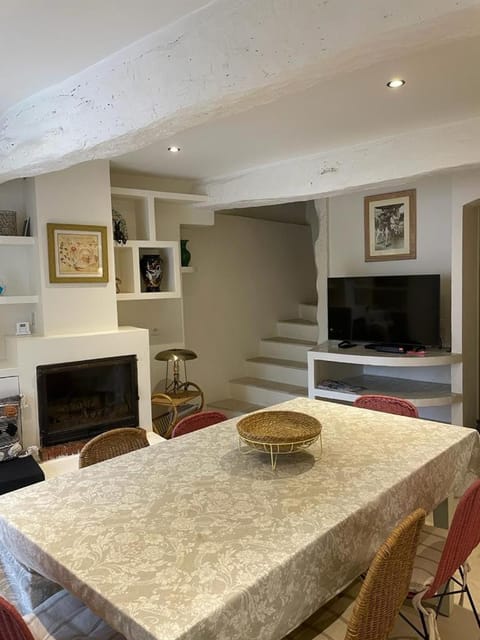 Maison de village 3 chambres avec petite terrasse House in Gassin