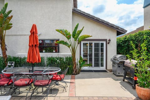 4BR, Heated Pool & SPA, Mini Golf ,Kids Playhouse,Fire PIt Haus in Lake Elsinore