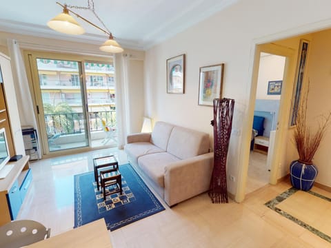 Agréable 2P moderne en centre-ville proche mer avec balcon - FR-1-196-333 Apartment in Menton