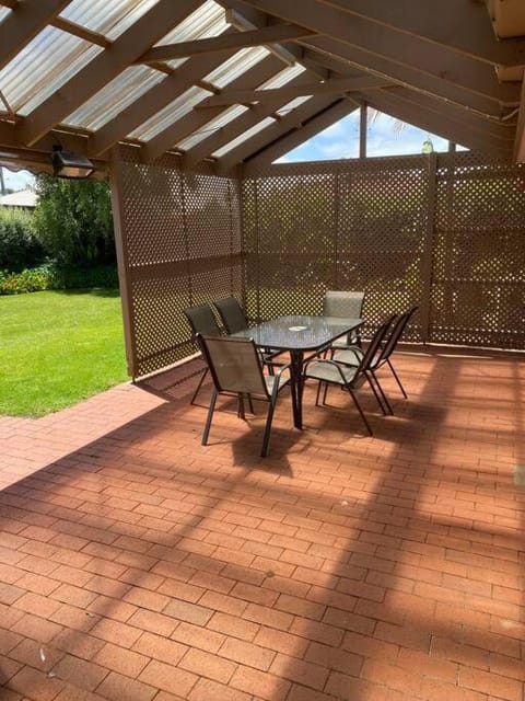 Open 4 bedroom home House in Warrnambool