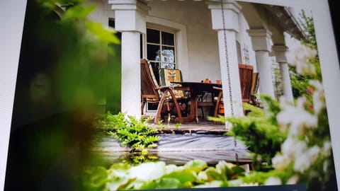 Property building, Garden, Decorative detail, Garden view