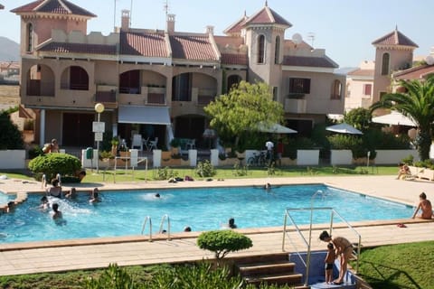 Garden view, Pool view, Swimming pool, group of guests