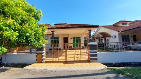 Teratak Azhan Homestay House in Malacca