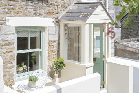 Enchanting Harbourside Cottage with Panoramic Views House in Fowey