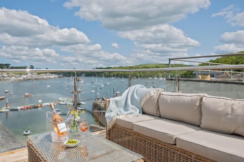 Enchanting Harbourside Cottage with Panoramic Views House in Fowey