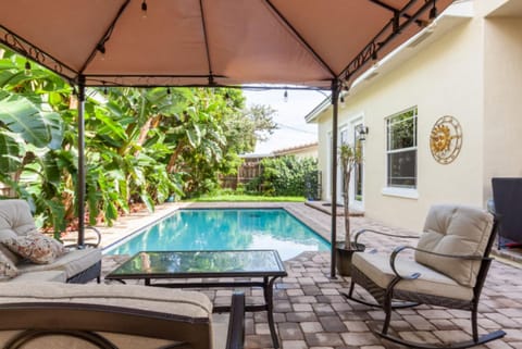 Balcony/Terrace, Pool view, Swimming pool