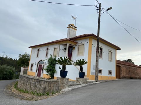 Casa das Andorinhas - Campo e Piscina Villa in Leiria, Portugal