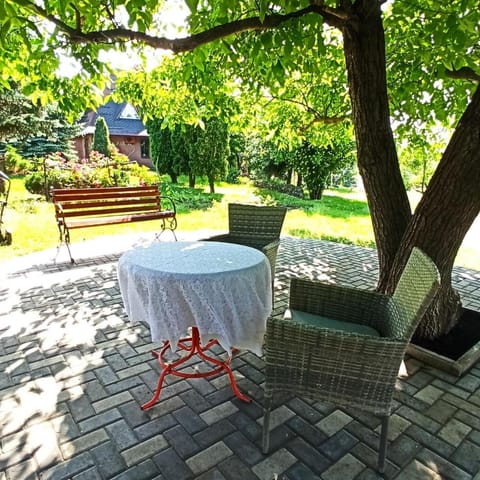 Day, Seating area, Dining area, Garden view