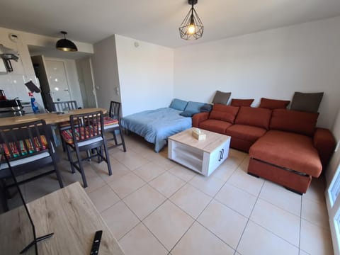 Beau studio 4 couchages au calme au cœur du Lubéron proche du centre et gare Apartment in Cavaillon