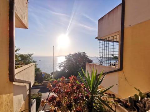 Natural landscape, View (from property/room), Balcony/Terrace, Sea view