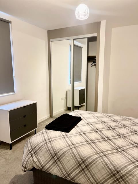 Modern stay with free 24hours gym Condominio in Barking