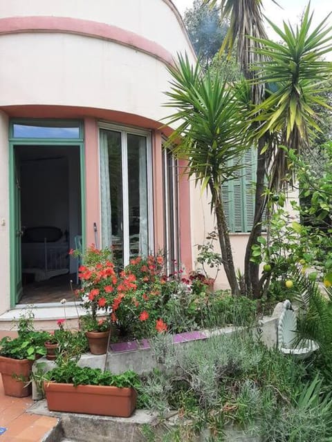 Appartement Villa Jardin Piscine House in Nice