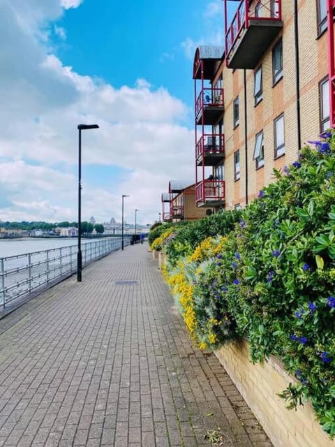 Day, City view, Lake view, River view, Sea view