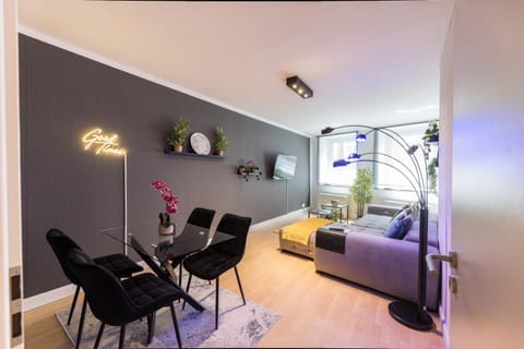 Living room, Photo of the whole room