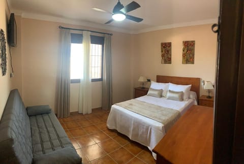 Bed, Bedroom, fireplace