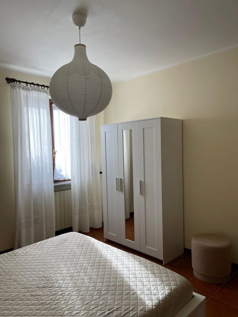 Bed, Photo of the whole room, wardrobe