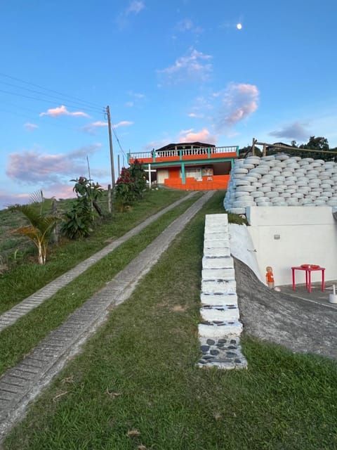 Finca el rosal House in Risaralda