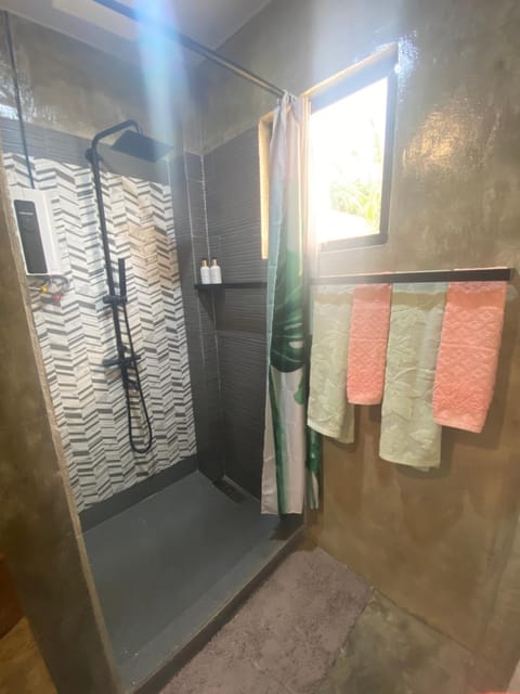 Shower, Bathroom, towels