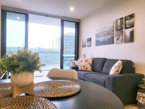 Cityscape Lovely 1BR Apt & Parking @CBD Condo in Canberra