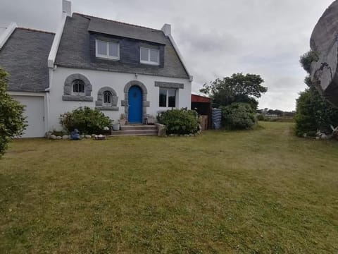 Maison de la Plage de la grève blanche House in Plouguerneau