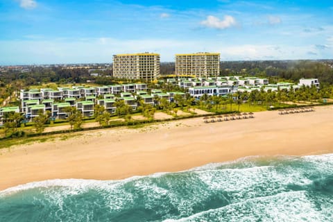 Property building, Day, Natural landscape, Bird's eye view, Beach, Sea view