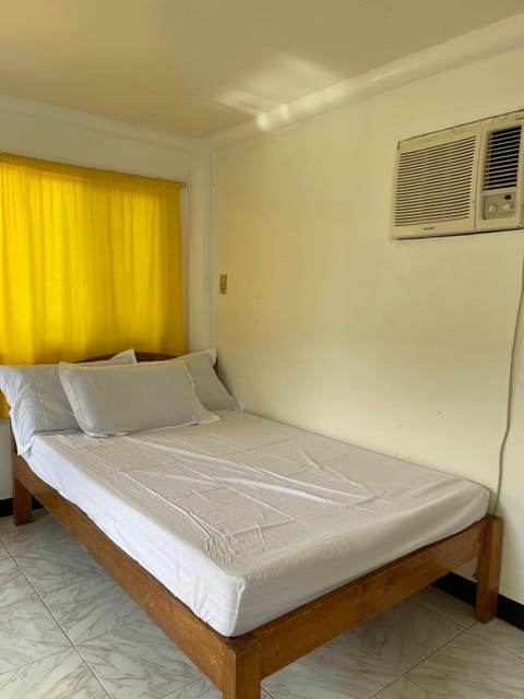 Maria Kulafu Studio Apartment Kinamaligan- Beside Eglin Gas FREE Wifi Eigentumswohnung in Bicol