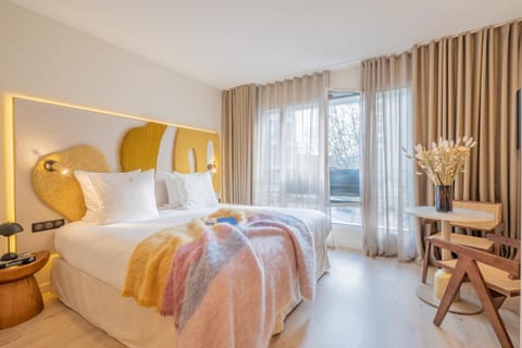 Bed, Bedroom