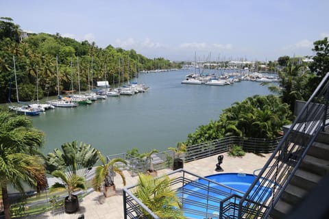 Villa Evasion, piscine jacuzzi et ponton privé Chalet in Le Gosier
