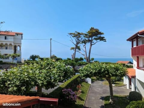 Garden view, Sea view