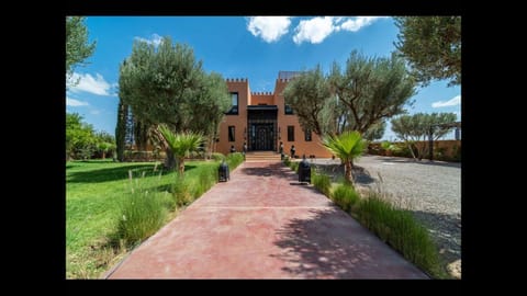 Villa with heated pool set in 7000m2 of parkland - by feelluxuryholidays Villa in Marrakesh-Safi