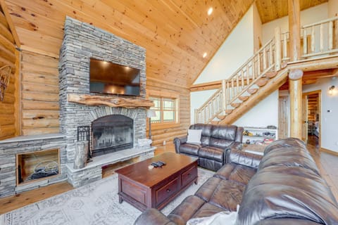 Stunning Banner Elk Cabin Rental with Hot Tub! House in Beech Mountain