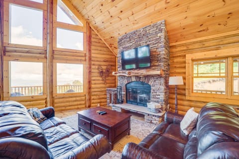 Stunning Banner Elk Cabin Rental with Hot Tub! House in Beech Mountain