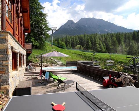 Patio, Hot Tub, Mountain view, Swimming pool, Entertainment