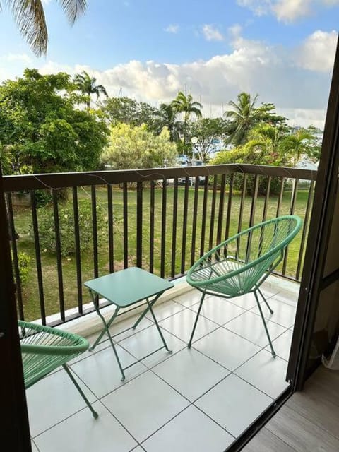 Appart spacieux avec citerne d eau en résidence avec piscine et accès direct à la plage Apartment in Le Gosier