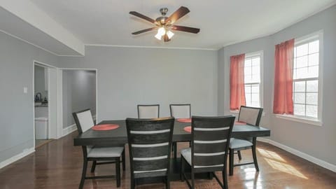 Escape to Raleigh Ave 3 Steps from the Beach House in Ventnor City