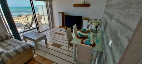 View (from property/room), Balcony/Terrace, Living room, Dining area, Sea view