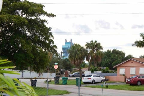 Neighbourhood, Street view, Location