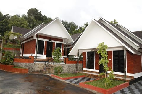 THENMALA ECO FRIENDLY HORMUZ NEST Resort in Kerala
