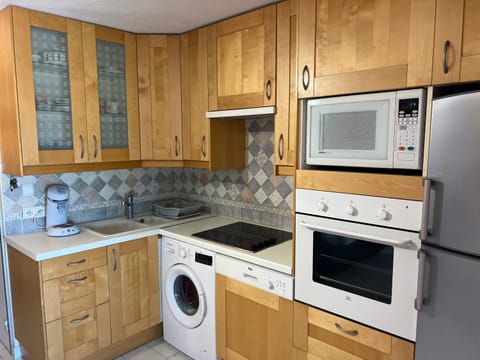 Kitchen or kitchenette, dishwasher, minibar, pet friendly, stove, toaster, washing machine