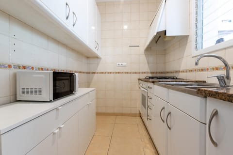 Kitchen or kitchenette, minibar, pet friendly, stove, toaster