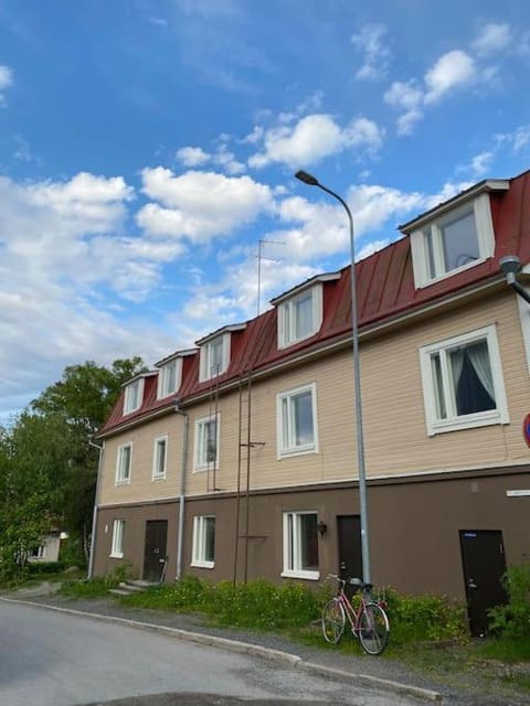 Property building, Street view