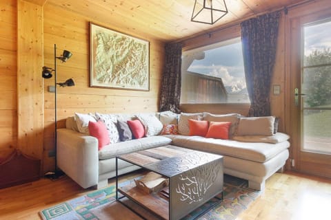 Maison Neuve - Grand appartement- Terrasse - Sauna - Vue sur la vallée du Mont-Blanc Apartment in Les Houches